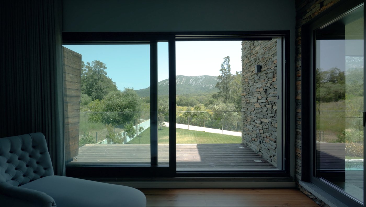 Arrábida Villa — bedroom with mountain view